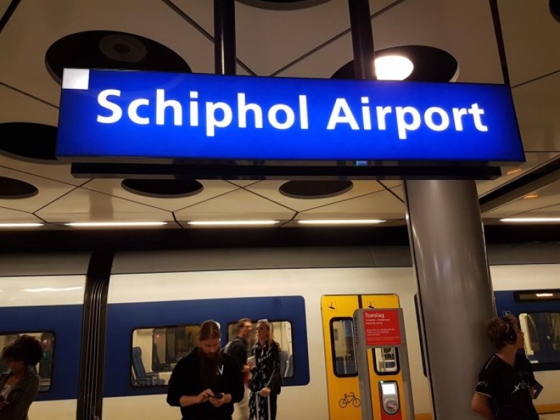 De komende weken is er opnieuw hinder op en rond Schiphol vanwege werkzaamheden aan het spoor en de perrons. (Foto: Treinenweb)