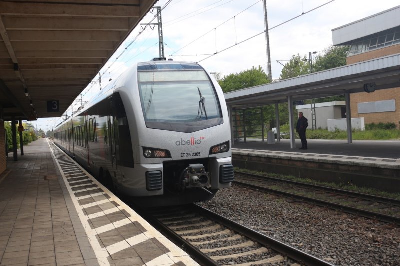 De RE19 tussen Arnhem - Emmerich en Dsseldorf (Foto: Treinenweb)