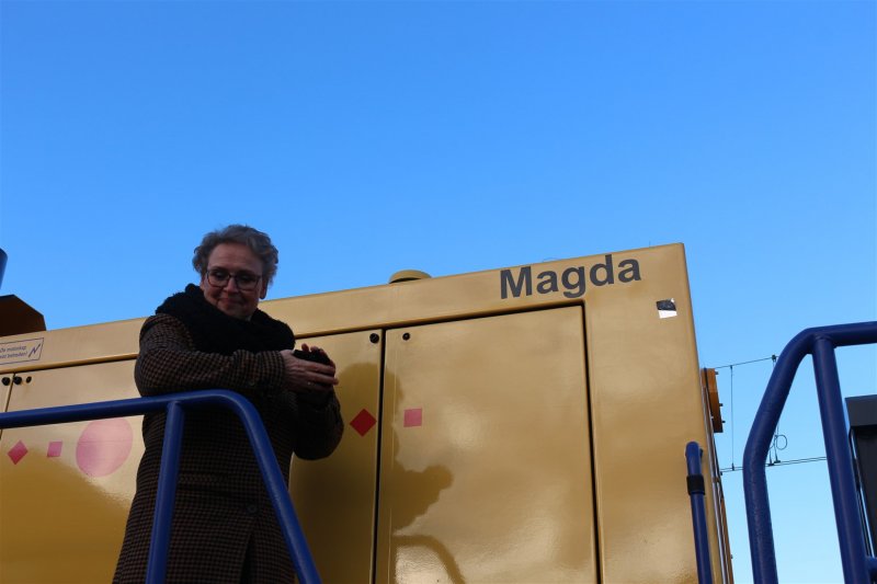 De onthulling van de naam Magda. (Foto: )