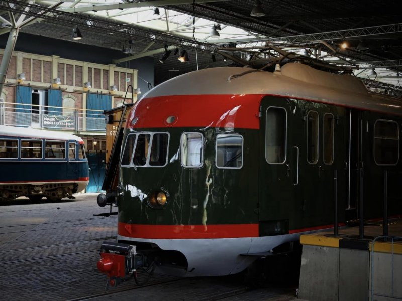 De opnieuw opgebouwde 252 staat als pronkstuk in het museum. (Foto: Spoorweg Studio / Kipkiekjes)
