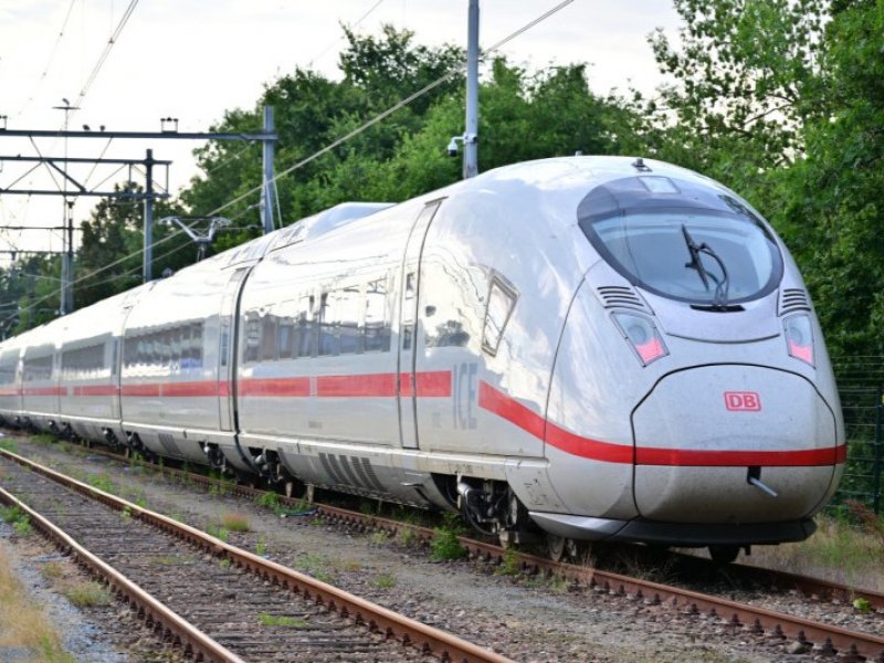 De Deutsche Bahn stopt tijdelijk de afname van de ICE3neo na de ontdekking van constructiefouten in diverse panelen. (Foto: NS)