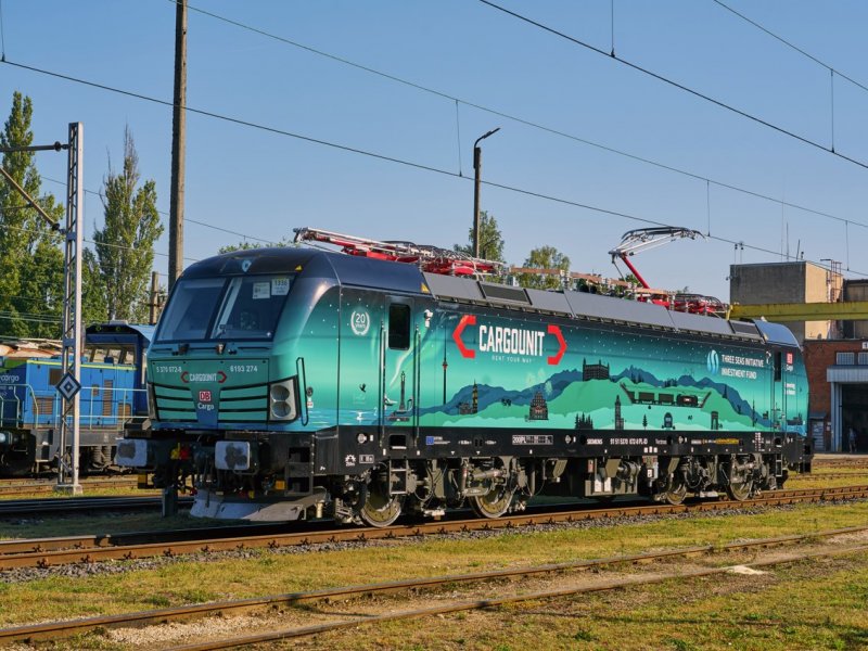 De Siemens Vectron voor CargoUnit voordat deze te zien was op Trako. (Rechten: CargoUnit)