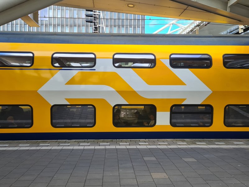 NS heeft afgelopen halfjaar een verlies geschreven van 109 miljoen euro. (Foto: Treinenweb)