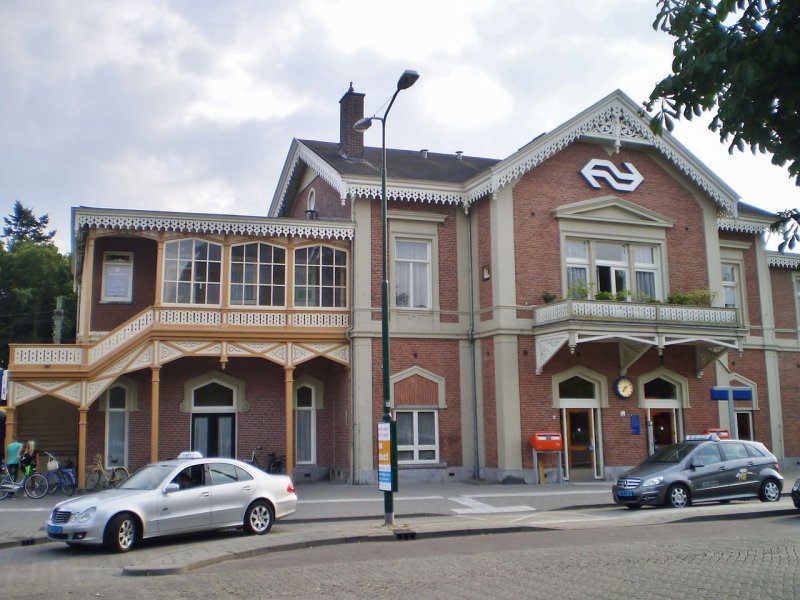Het station van Baarn dat bijna 150 jaar in gebruik is. (Foto: Atsje)