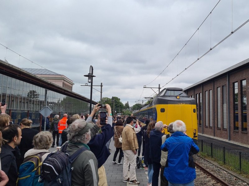 De aankomst van de ICM 4011 omstreeks 11:20 uur. (Foto: Treinenweb)