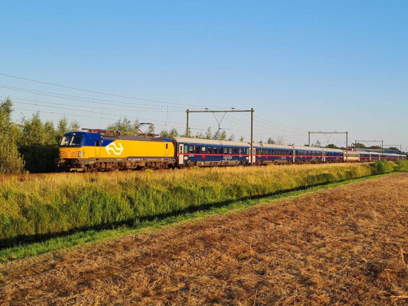 De betrokken NightJet voordat die tussen Arnhem en Nijmegen strandde. (Foto: Arny Bouwmeester)