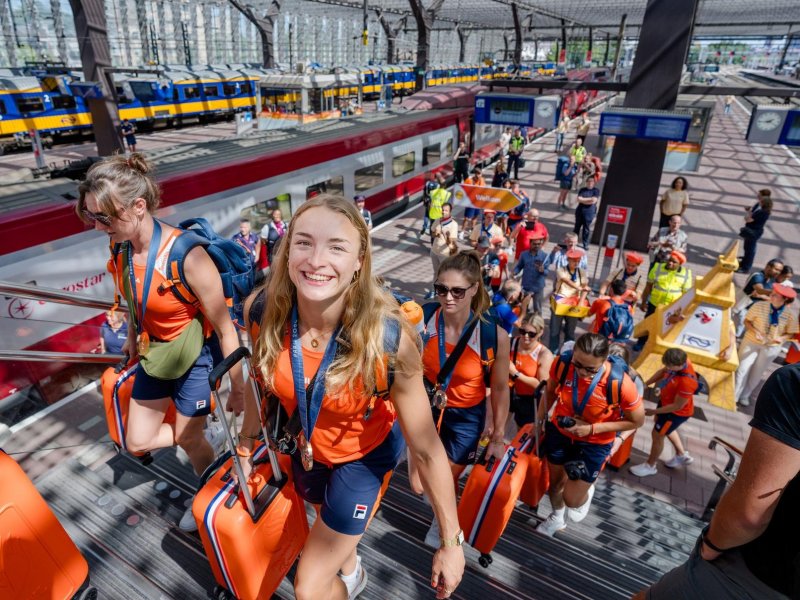 Team NL is maandagmiddag weer met de trein aangekomen op Nederlandse bodem. (Foto: Eurostar)