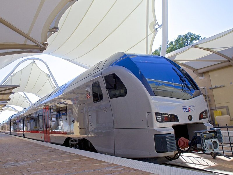 De TEXrail FLIRT op DFW Airport. (Foto: Danazar)