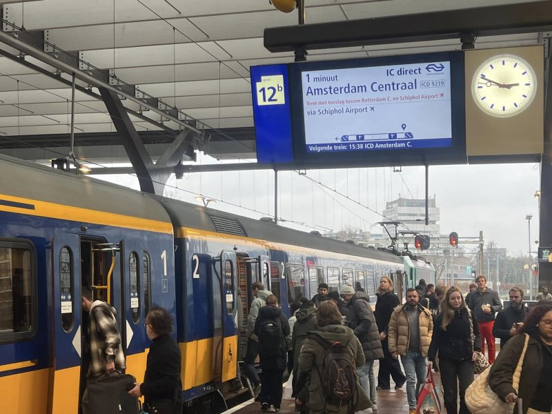 Er was zaterdag veel animo om een laatste keer met de ICR-rijtuigen mee te rijden van en naar Brussel. (Foto: Steven Cockaert)