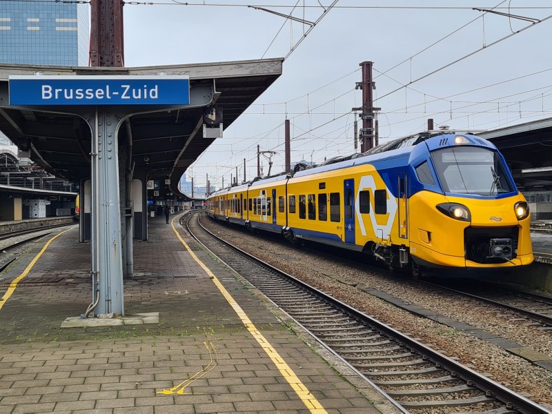 De aankomst van de ICNG-B op station Brussel Zuid/Midi. (Foto: Treinenweb)