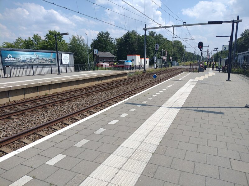 Station Maarheeze, waar constant een team van veiligheidsmedewerkers aanwezig is vanwege de toegangscontrole. (Foto: Sneeuwvlakte)