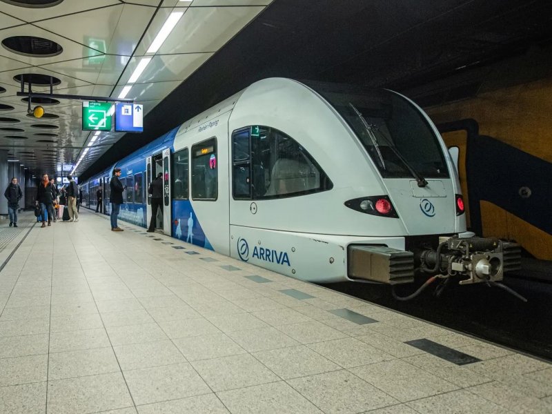 De eerste nachttrein van Arriva met de trein van Zwolle naar Schiphol is een feit.  (Foto: Arriva)