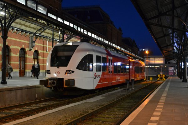 Een GTW-trein in Groningen (Foto: Louis Espret)